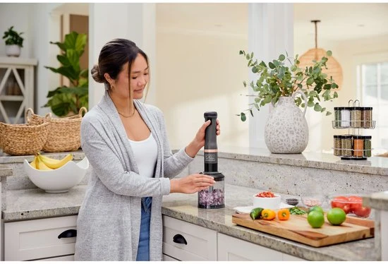 Nancy's BLACK+DECKER KitchenWand 4-in-1 Draadloze Staafmixer - Staafmixer Set - Inclusief Hakmolen en Garde - Zwart - Afbeelding 9